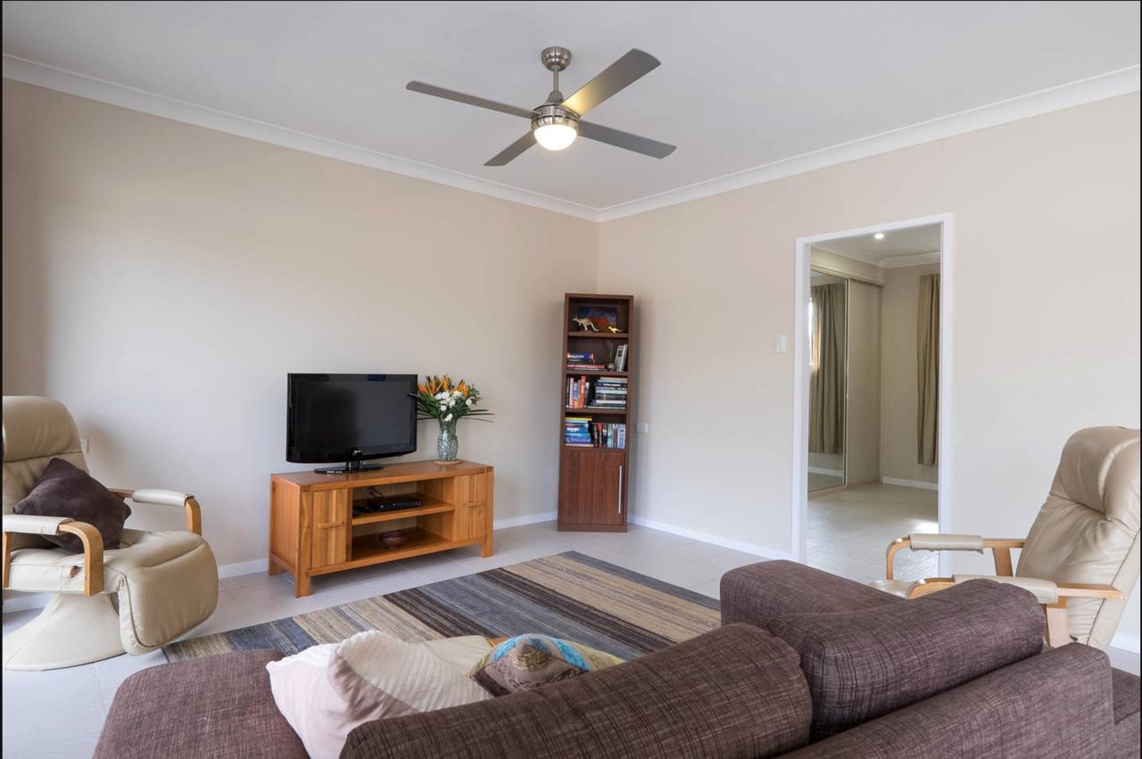 The Villa At The Bay Deception Bay ภายนอก รูปภาพ